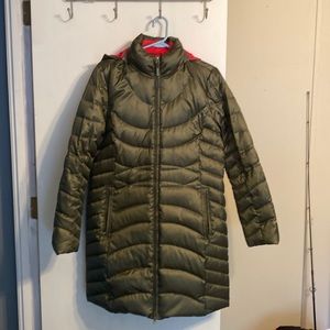 Eddie Bower classic down Parka, coat. Size large